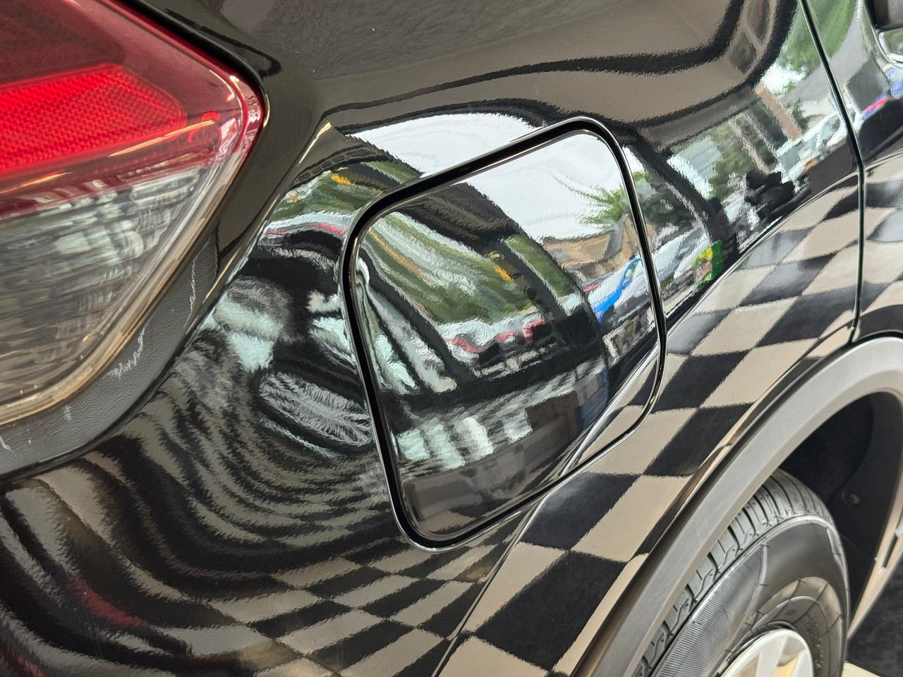 2018 Nissan Rogue S+New Tires+Blind Spot+ApplePlay+ACCIDENT FREE Photo