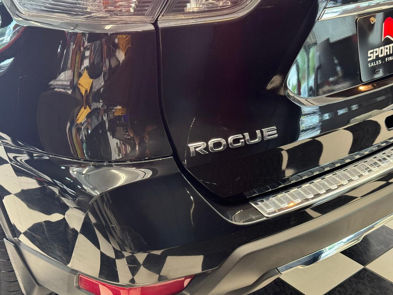 2018 Nissan Rogue S+New Tires+Blind Spot+ApplePlay+ACCIDENT FREE Photo