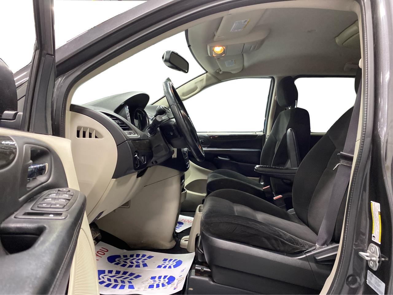 2016 Dodge Grand Caravan SXT Photo