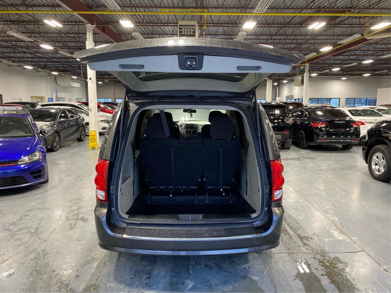 2016 Dodge Grand Caravan SXT Photo