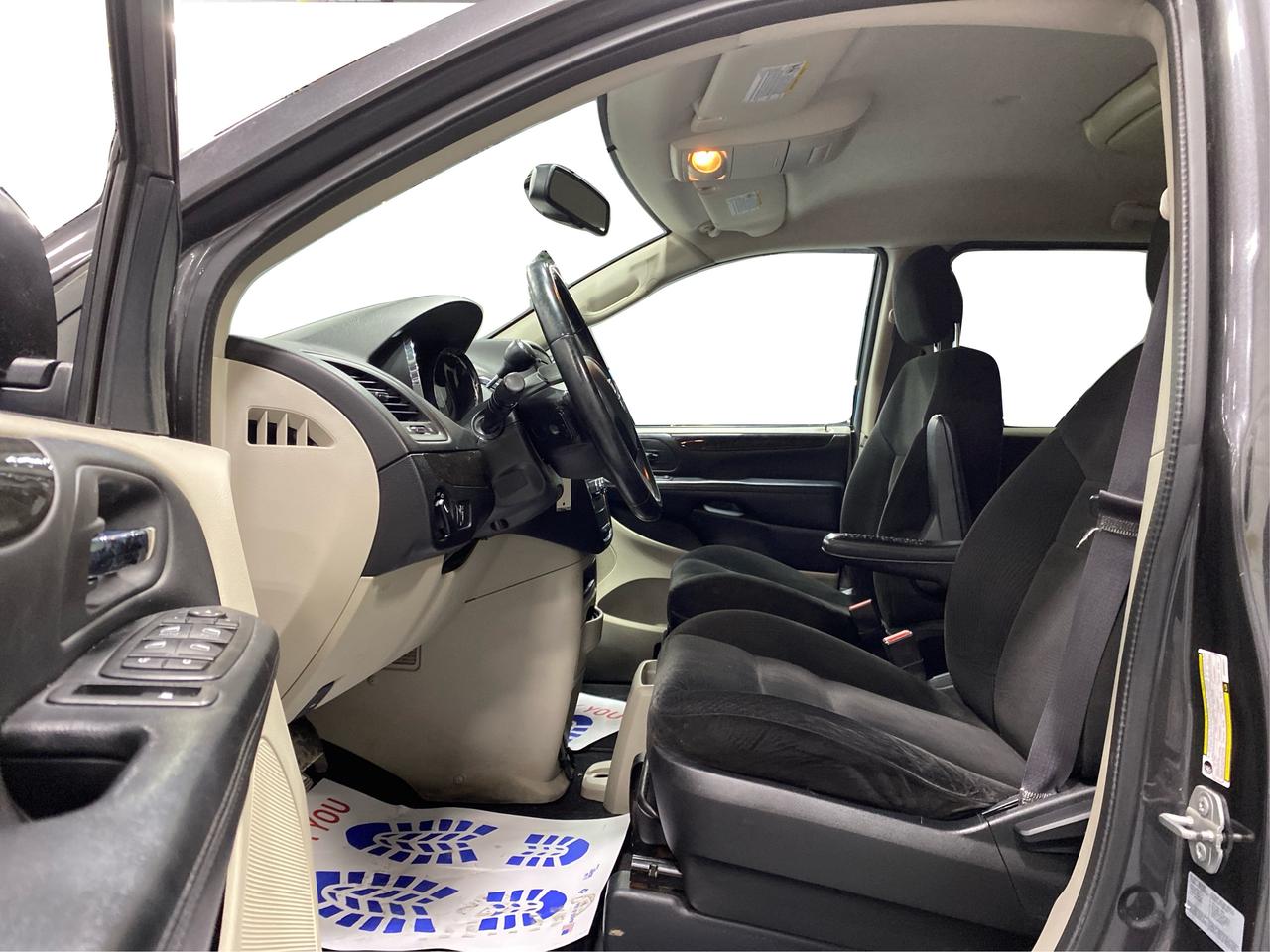 2016 Dodge Grand Caravan SXT Photo