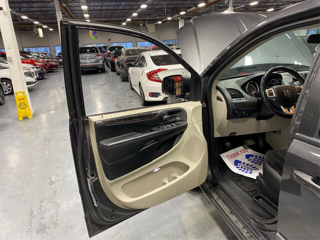 2016 Dodge Grand Caravan SXT Photo