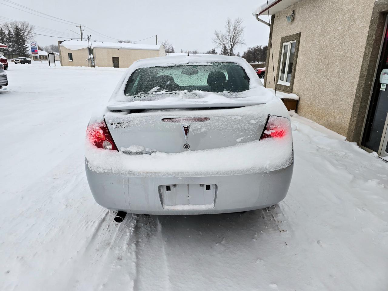 2009 Pontiac G5 Only  57,420 KM  Sunroof - Photo #18