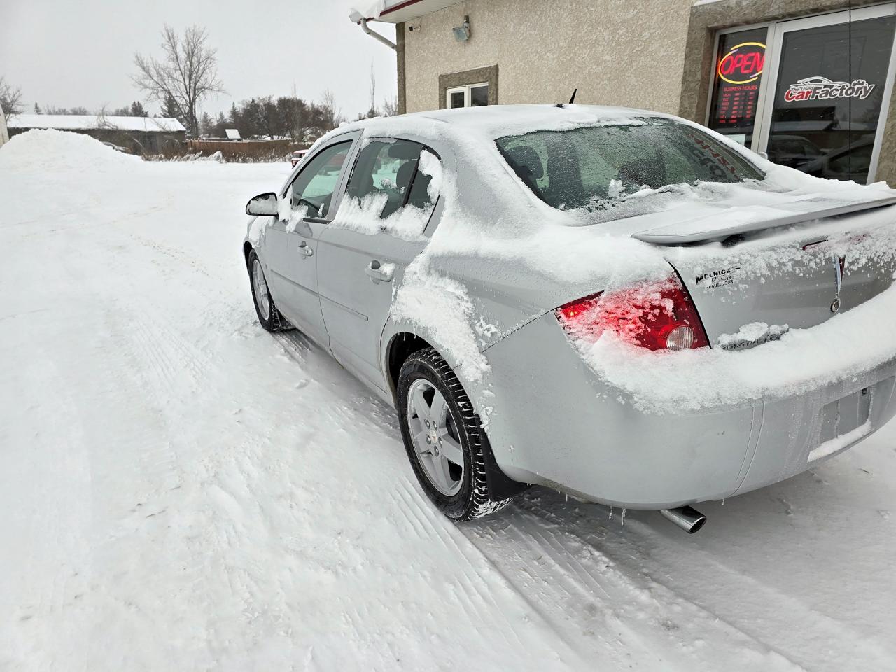 2009 Pontiac G5 Only  57,420 KM  Sunroof - Photo #17