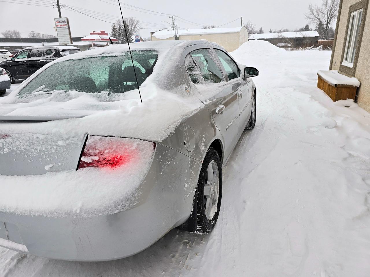 2009 Pontiac G5 Only  57,420 KM  Sunroof - Photo #19