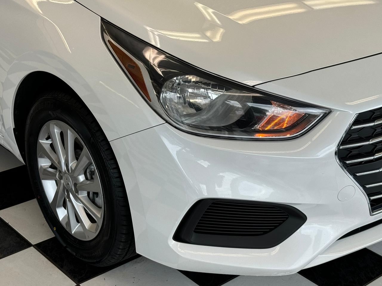 2019 Hyundai Accent Preferred+ApplePlay+Camera+New Tires+CLEAN CARFAX Photo