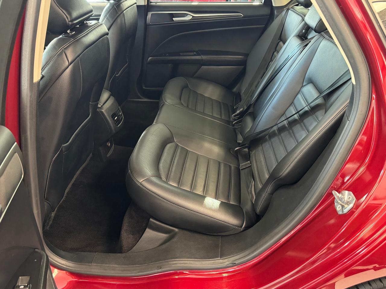 2017 Ford Fusion SE AWD+Leather+Roof+GPS+New Tires+Brakes+ApplePlay Photo