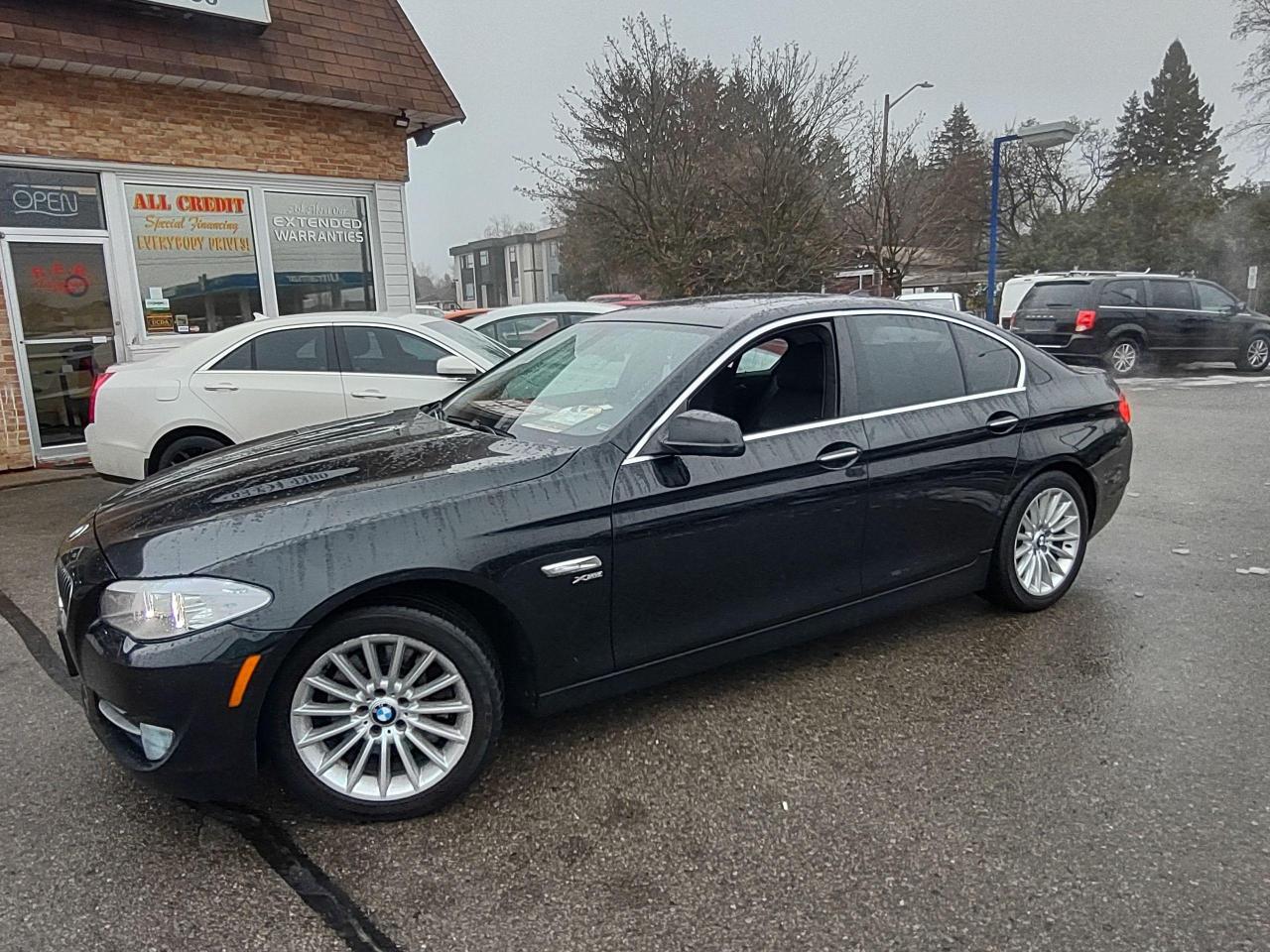 2011 BMW 5 Series 4dr Sdn 535i xDrive AWD - Photo #3