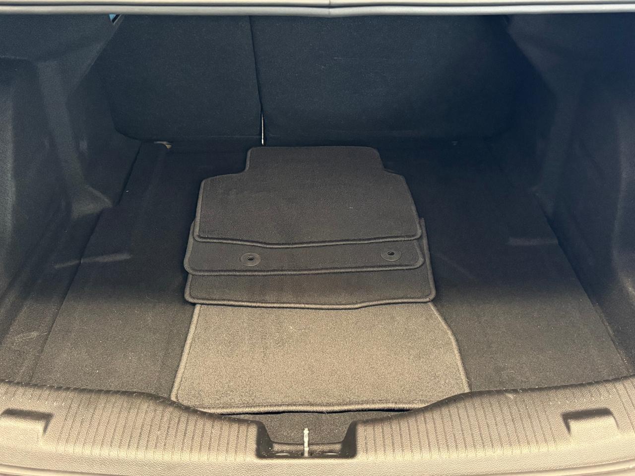 2019 Chevrolet Cruze LT+New Tires+Remote Start+Blind Spot+CLEAN CARFAX Photo