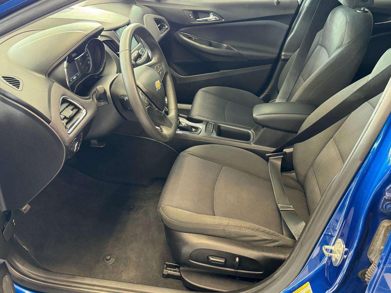 2019 Chevrolet Cruze LT+New Tires+Remote Start+Blind Spot+CLEAN CARFAX Photo