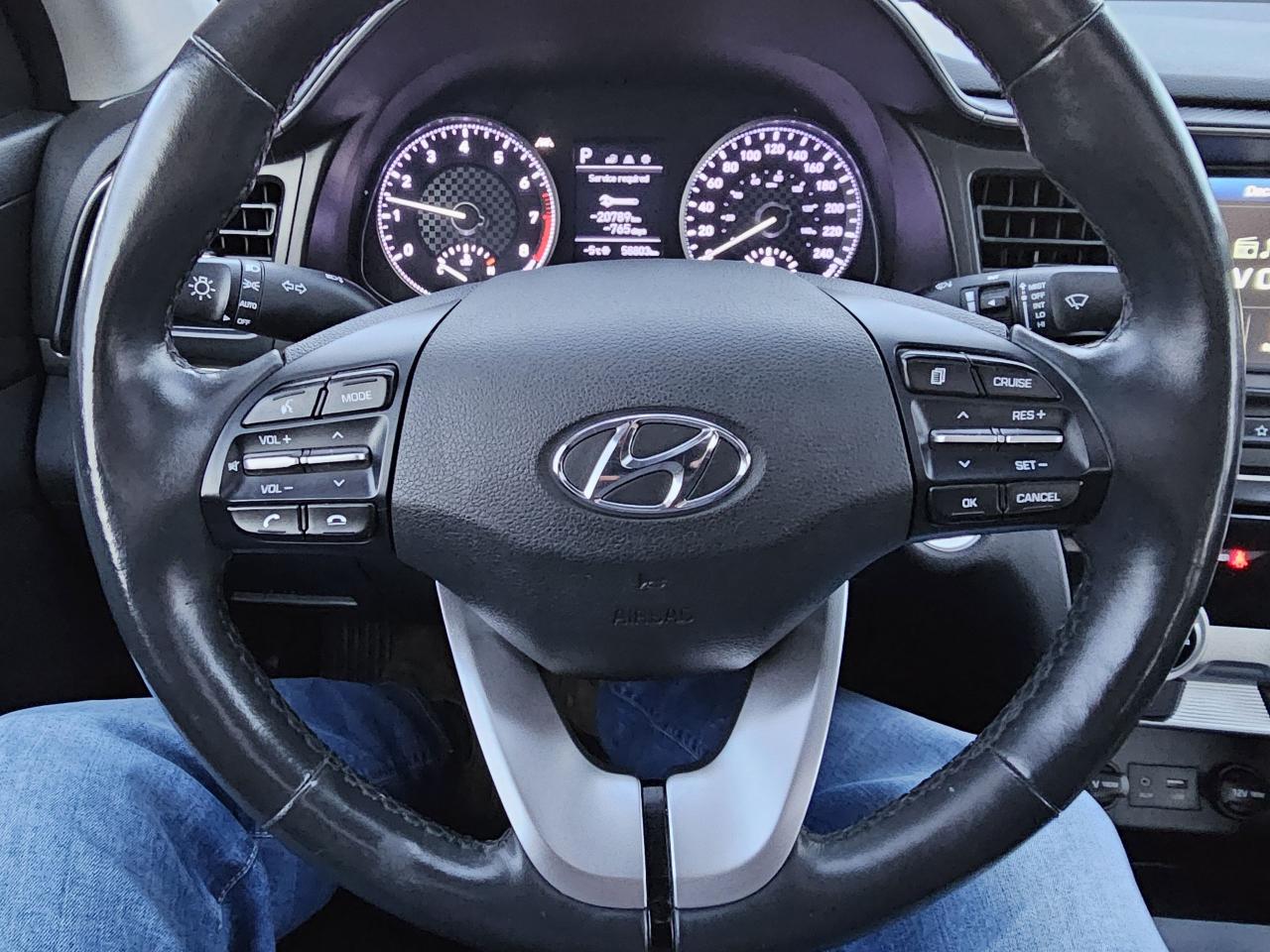 2020 Hyundai Elantra PREFFERD/SUNROOF/FULLY LOADED/BLUETOOTH/58KM - Photo #12