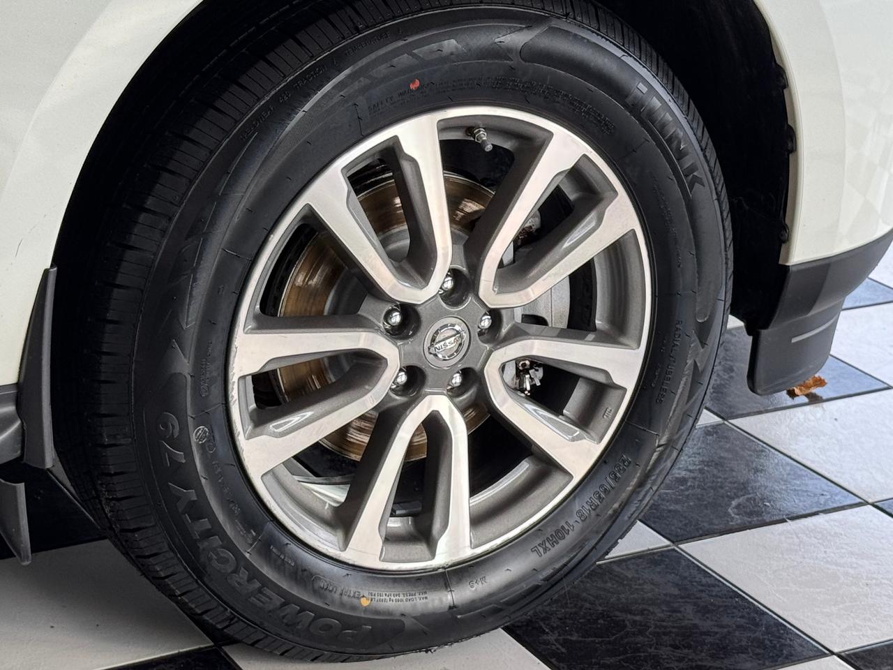 2016 Nissan Pathfinder SV AWD 7 Passenger+New Tires+Camera+Heated Seats Photo