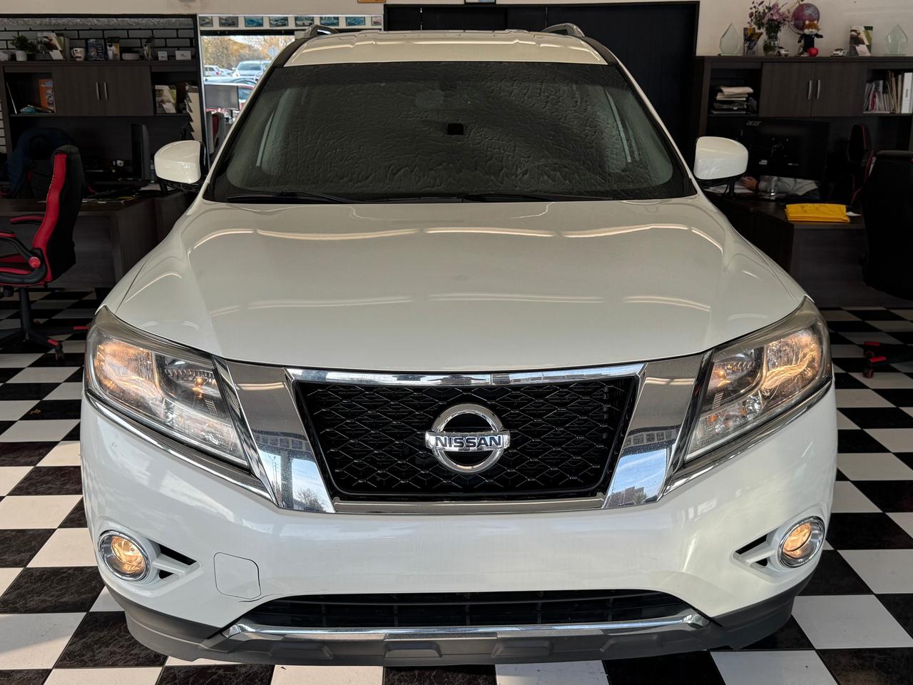 2016 Nissan Pathfinder SV AWD 7 Passenger+New Tires+Camera+Heated Seats Photo