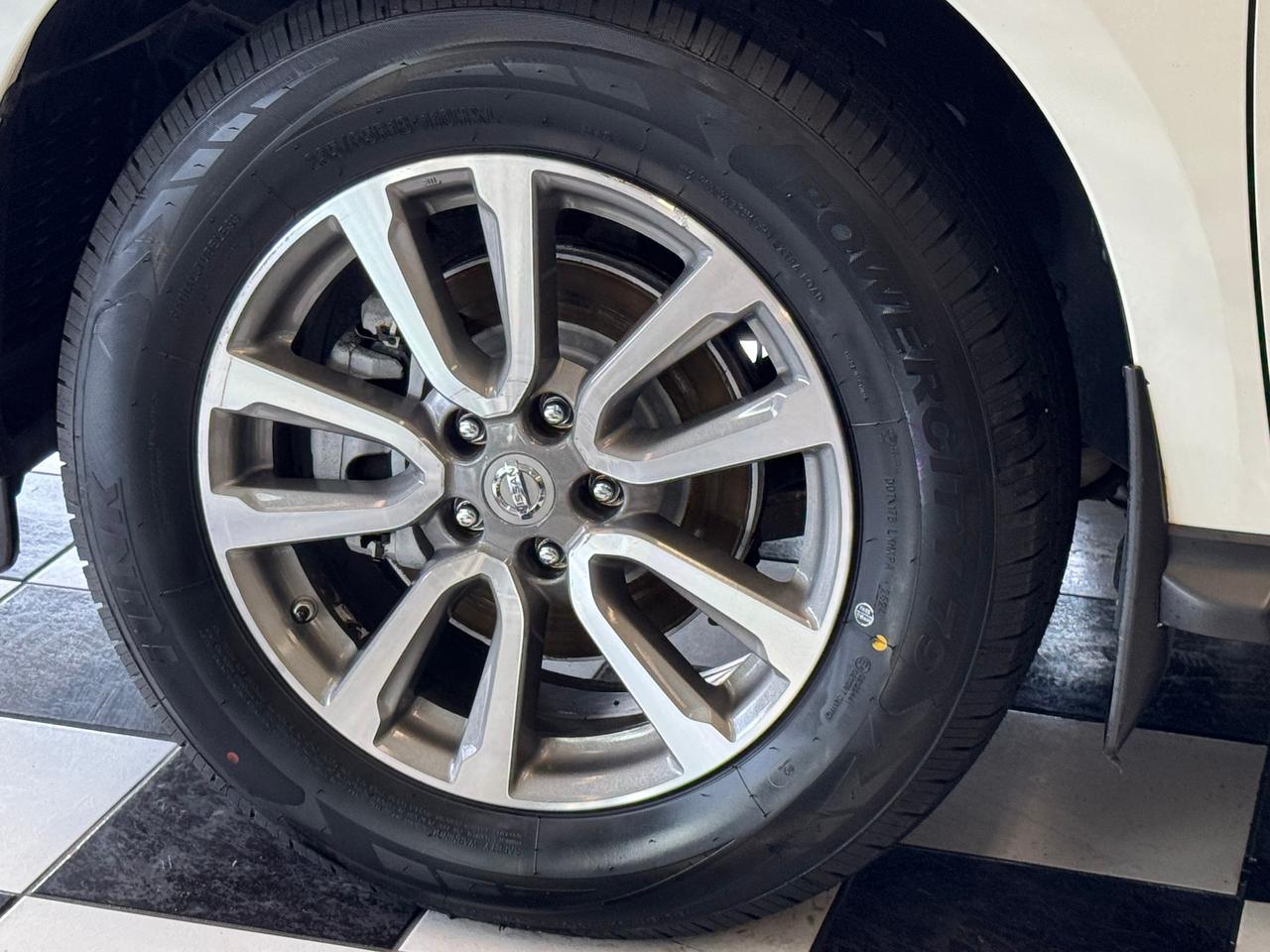 2016 Nissan Pathfinder SV AWD 7 Passenger+New Tires+Camera+Heated Seats Photo