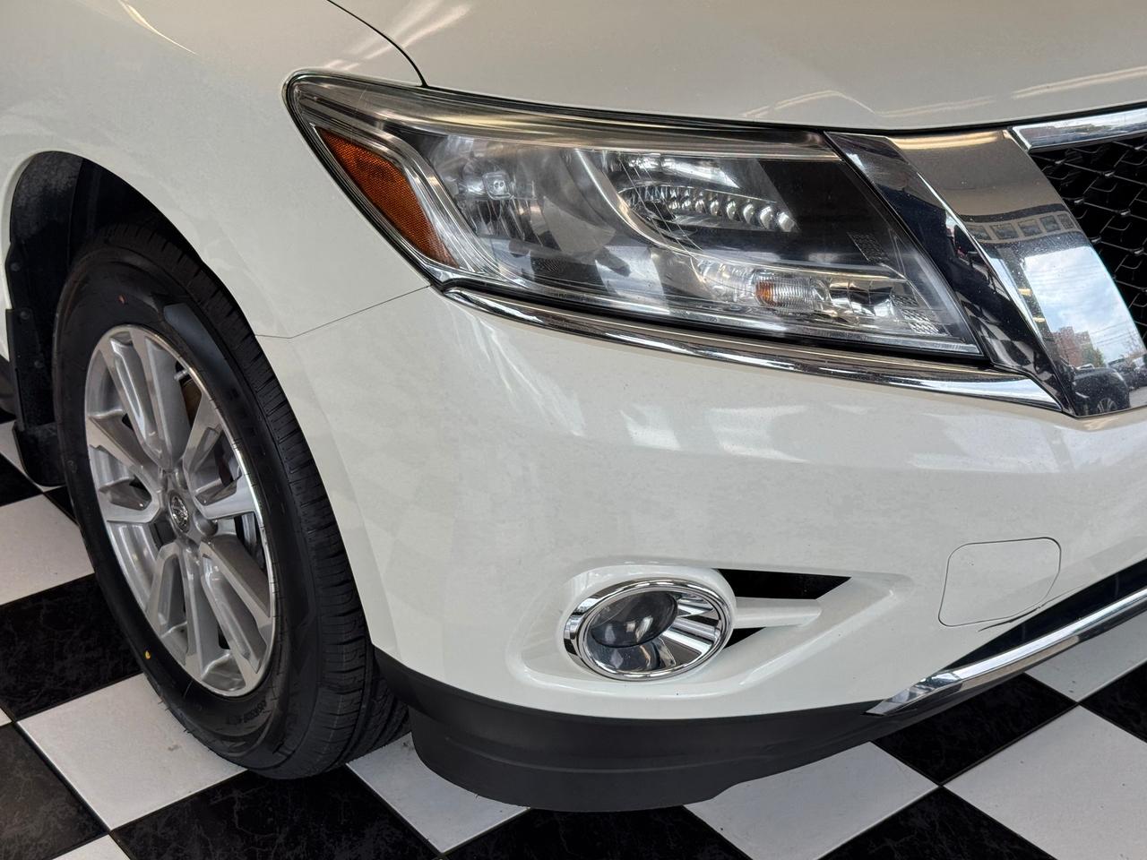 2016 Nissan Pathfinder SV AWD 7 Passenger+New Tires+Camera+Heated Seats Photo