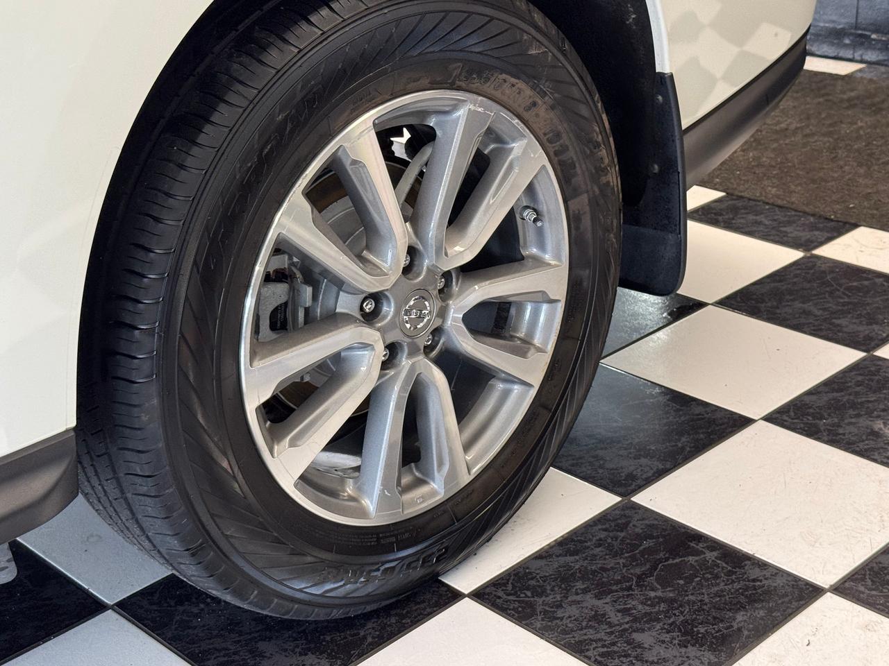 2016 Nissan Pathfinder SV AWD 7 Passenger+New Tires+Camera+Heated Seats Photo
