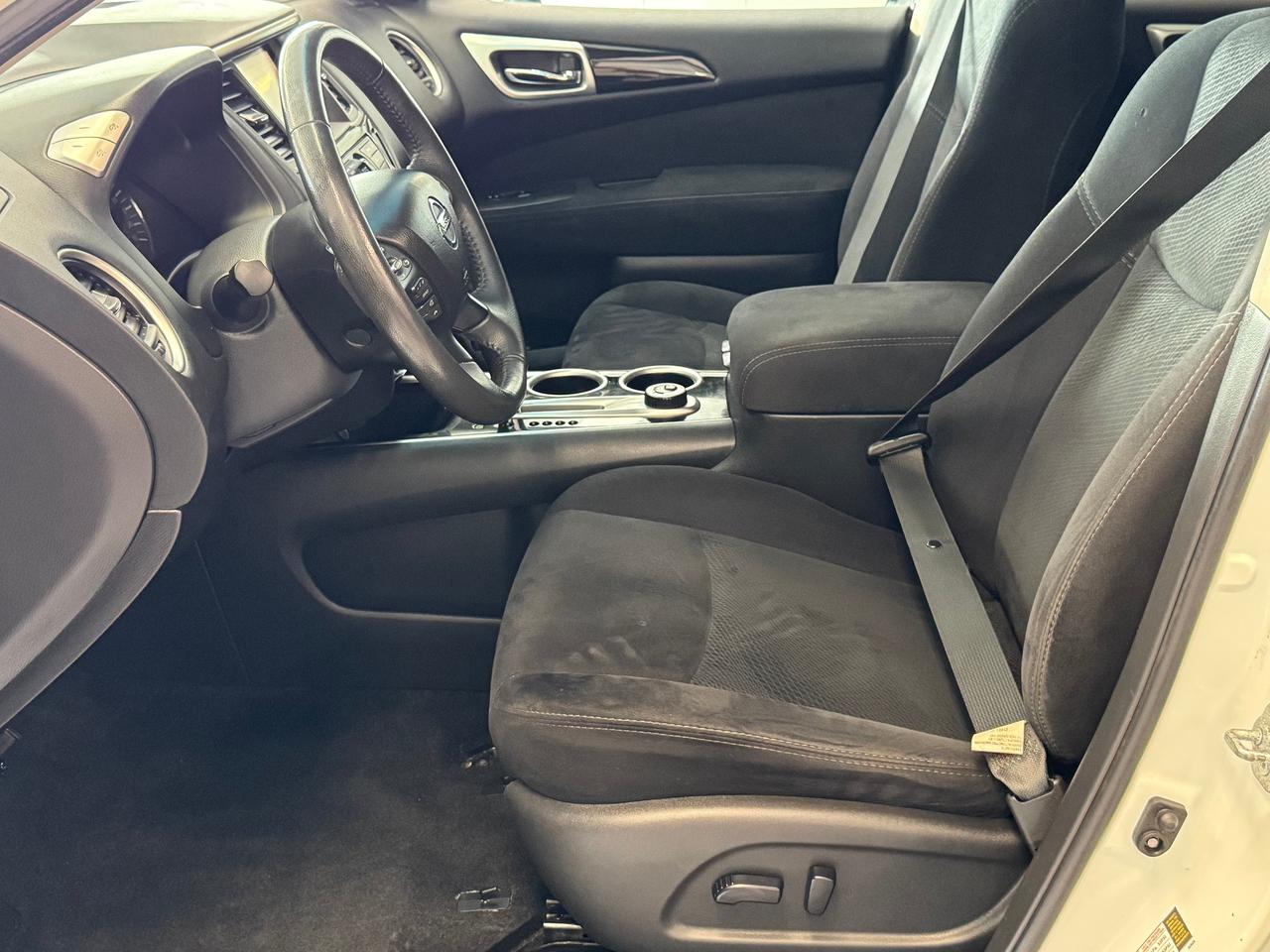 2016 Nissan Pathfinder SV AWD 7 Passenger+New Tires+Camera+Heated Seats Photo