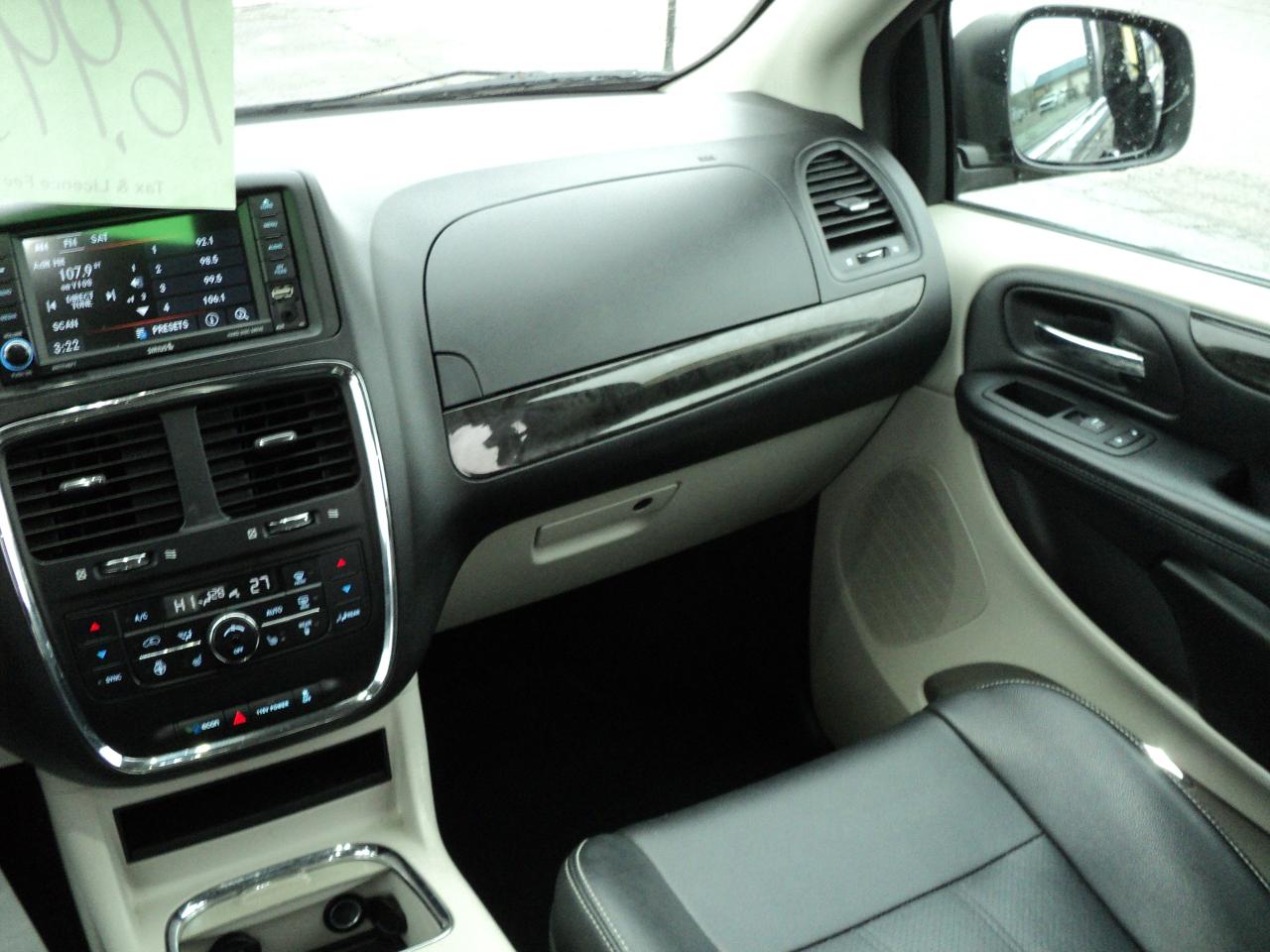 2020 Dodge Grand Caravan CREW PLUS 7Seater LeatherHeated DVD 3.6L Stow-N-Go - Photo #16