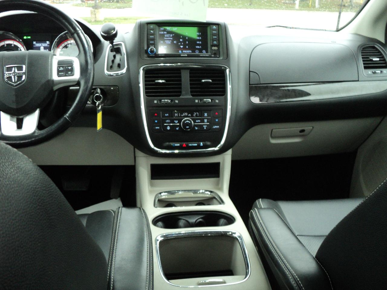 2020 Dodge Grand Caravan CREW PLUS 7Seater LeatherHeated DVD 3.6L Stow-N-Go - Photo #15