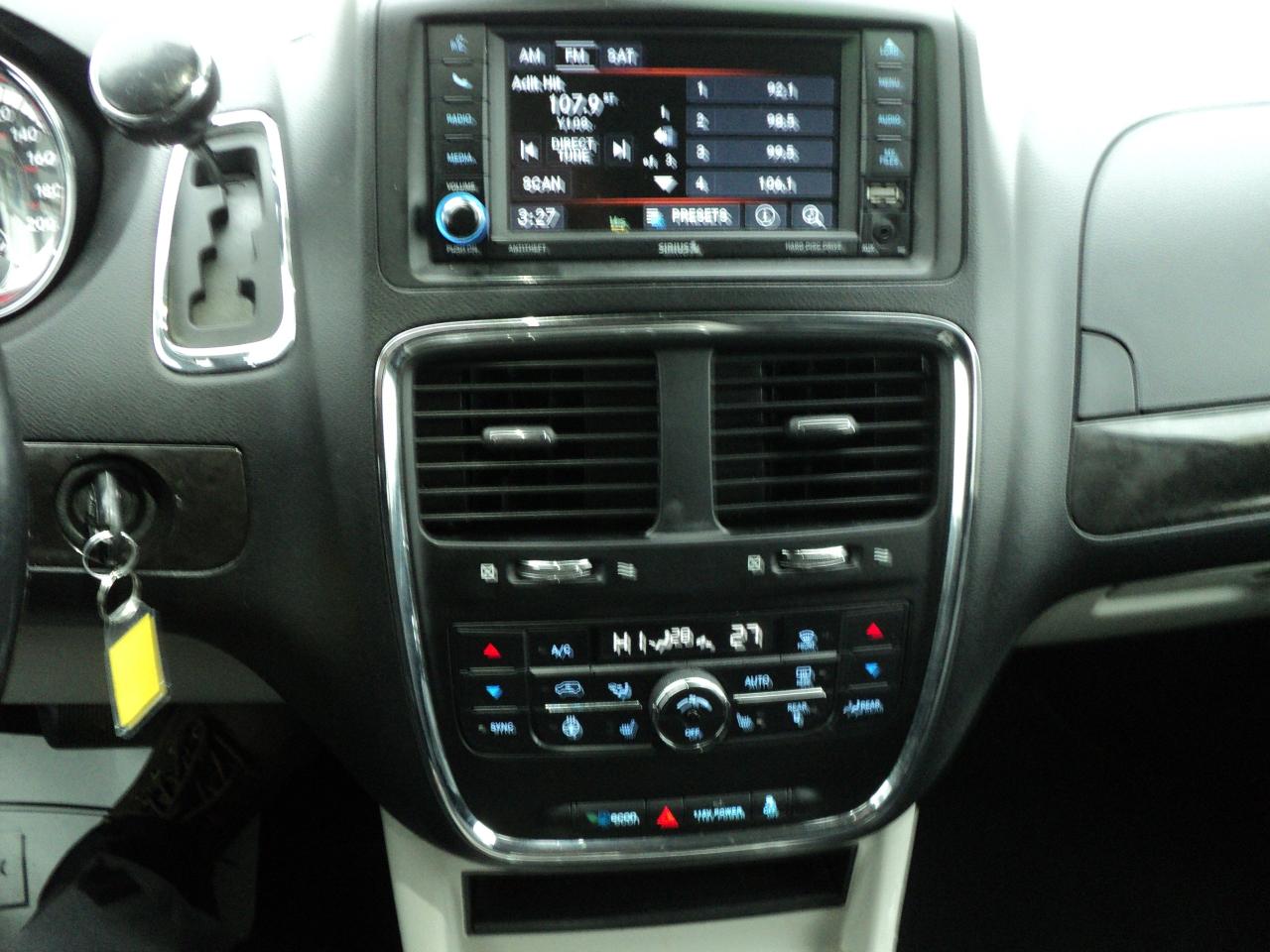 2020 Dodge Grand Caravan CREW PLUS 7Seater LeatherHeated DVD 3.6L Stow-N-Go - Photo #18