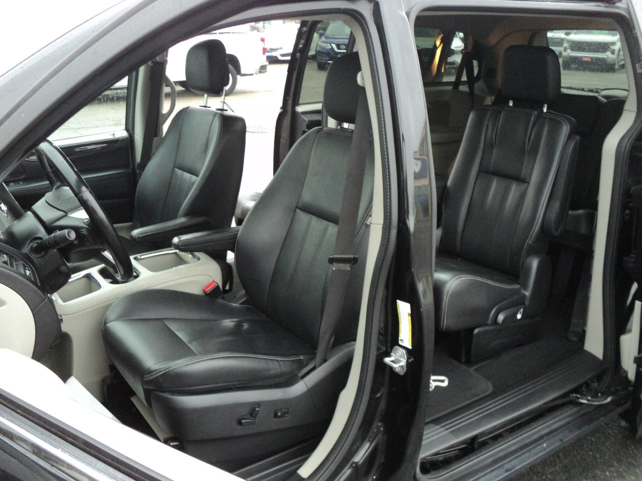 2020 Dodge Grand Caravan CREW PLUS 7Seater LeatherHeated DVD 3.6L Stow-N-Go - Photo #12