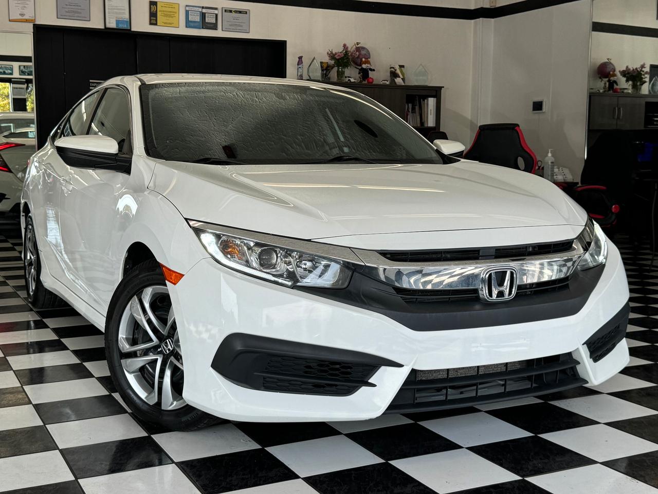2016 Honda Civic LX+New Brakes+Camera+ApplePlay+A/C+Heated Seats Photo