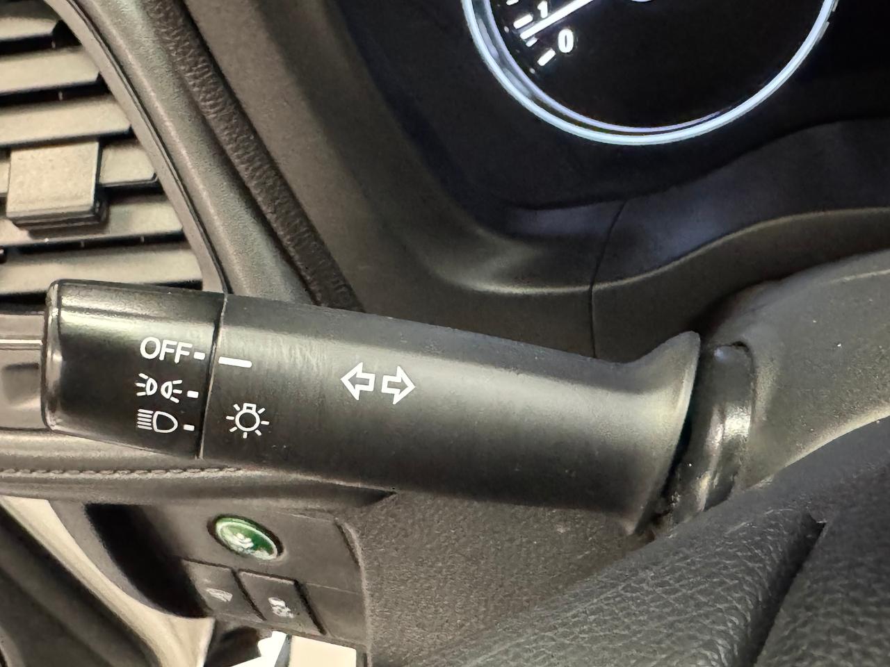 2016 Honda HR-V LX+Camera+Heated Seats+A/C+CLEAN CARFAX Photo