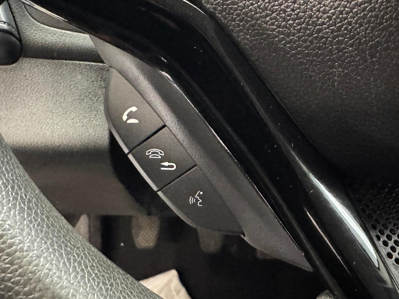 2016 Honda HR-V LX+Camera+Heated Seats+A/C+CLEAN CARFAX Photo