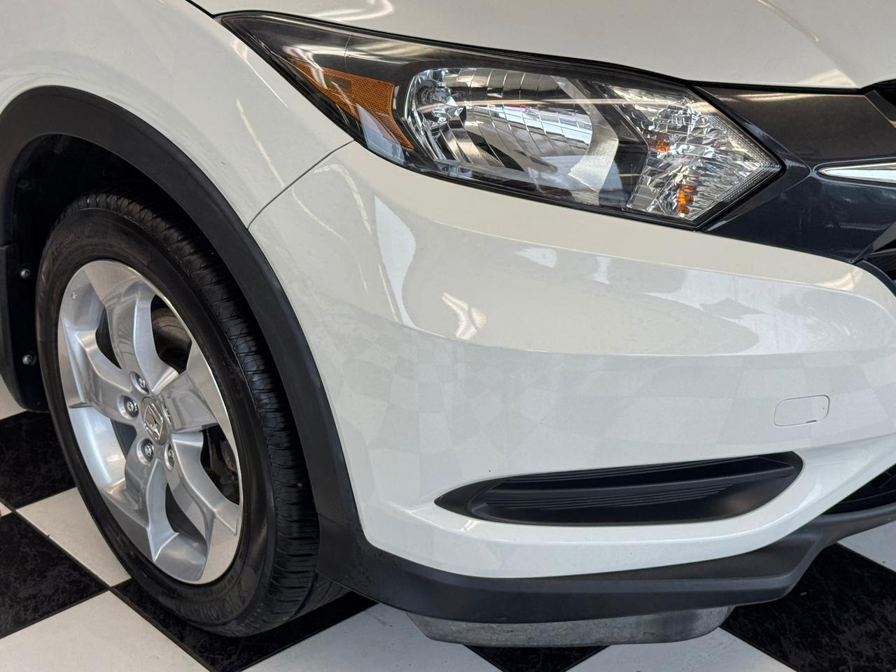 2016 Honda HR-V LX+Camera+Heated Seats+A/C+CLEAN CARFAX Photo