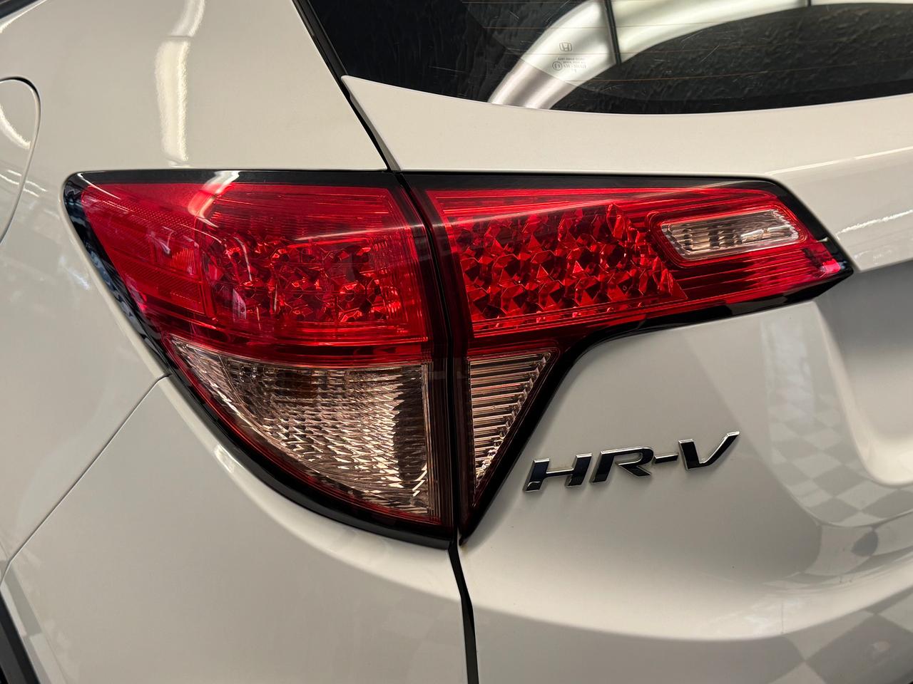 2016 Honda HR-V LX+Camera+Heated Seats+A/C+CLEAN CARFAX Photo
