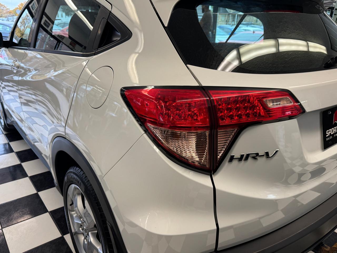 2016 Honda HR-V LX+Camera+Heated Seats+A/C+CLEAN CARFAX Photo