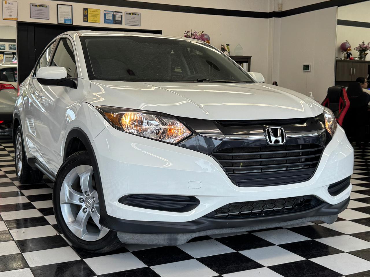 2016 Honda HR-V LX+Camera+Heated Seats+A/C+CLEAN CARFAX Photo