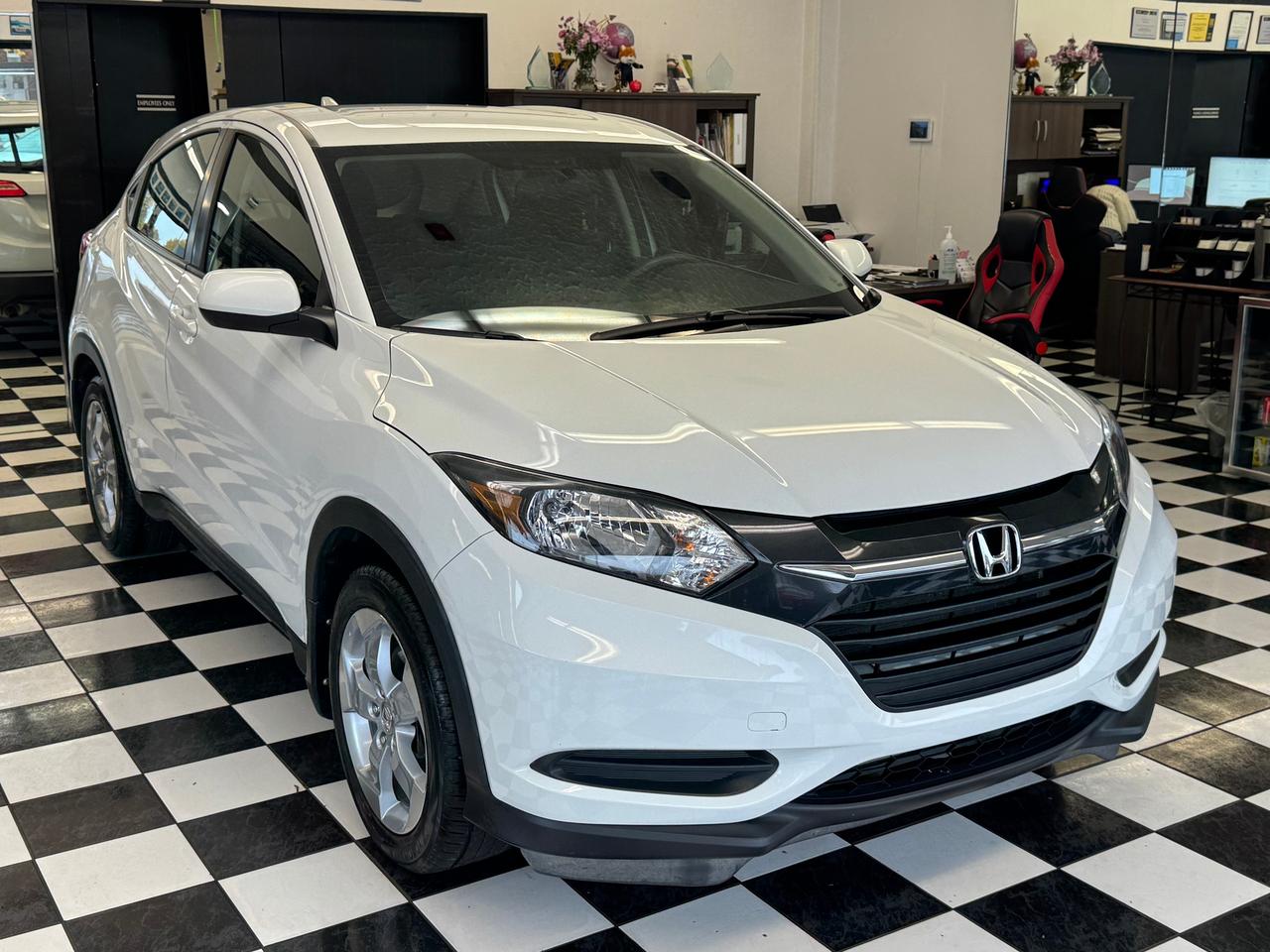 2016 Honda HR-V LX+Camera+Heated Seats+A/C+CLEAN CARFAX Photo