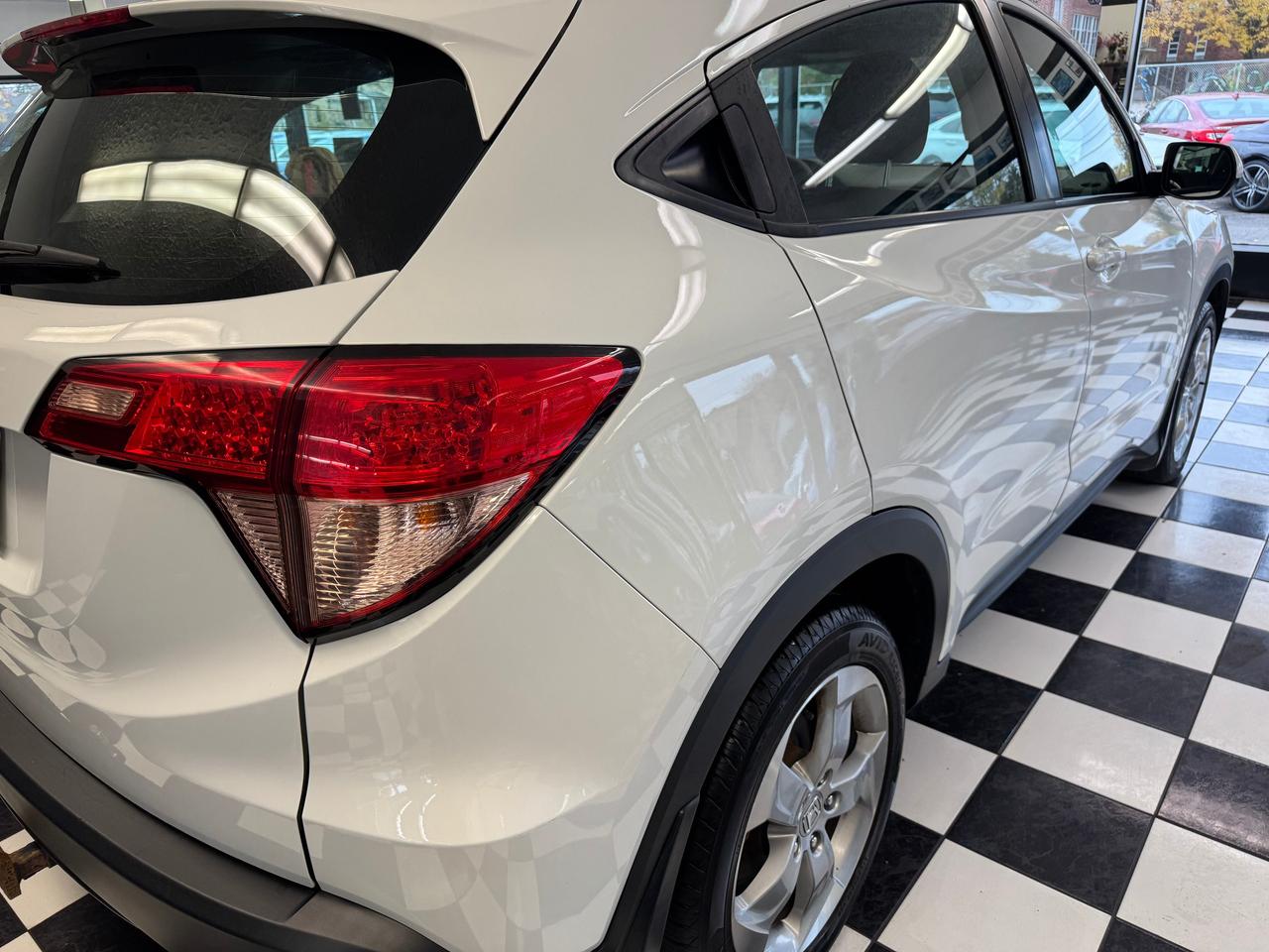 2016 Honda HR-V LX+Camera+Heated Seats+A/C+CLEAN CARFAX Photo