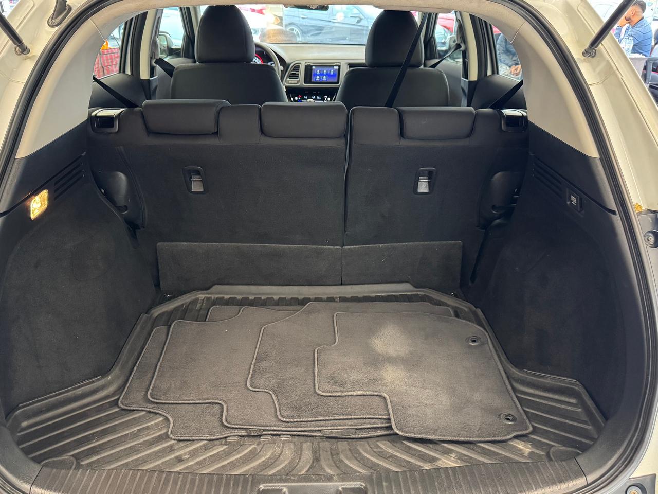 2016 Honda HR-V LX+Camera+Heated Seats+A/C+CLEAN CARFAX Photo