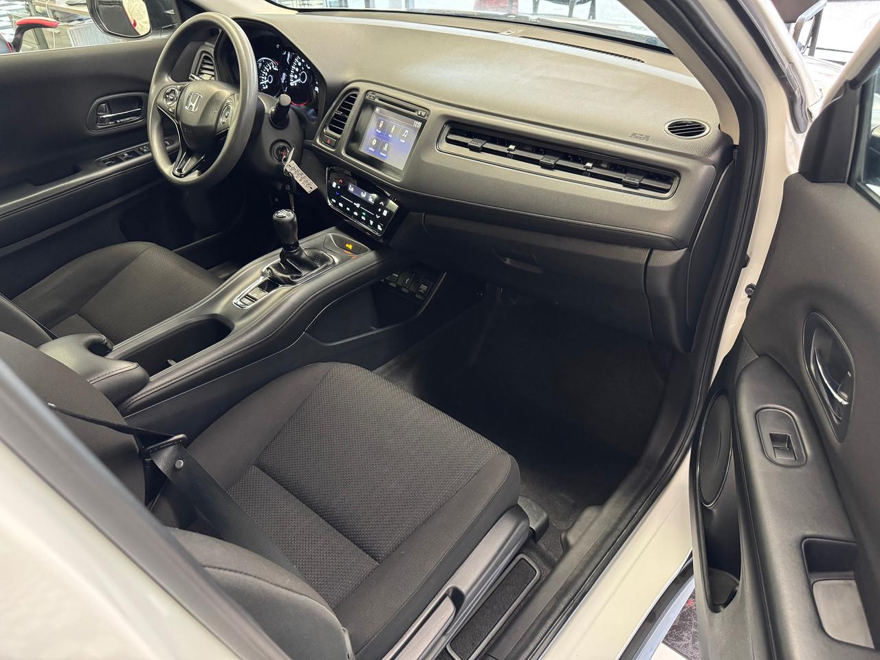 2016 Honda HR-V LX+Camera+Heated Seats+A/C+CLEAN CARFAX Photo