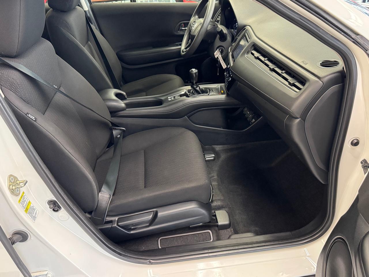 2016 Honda HR-V LX+Camera+Heated Seats+A/C+CLEAN CARFAX Photo
