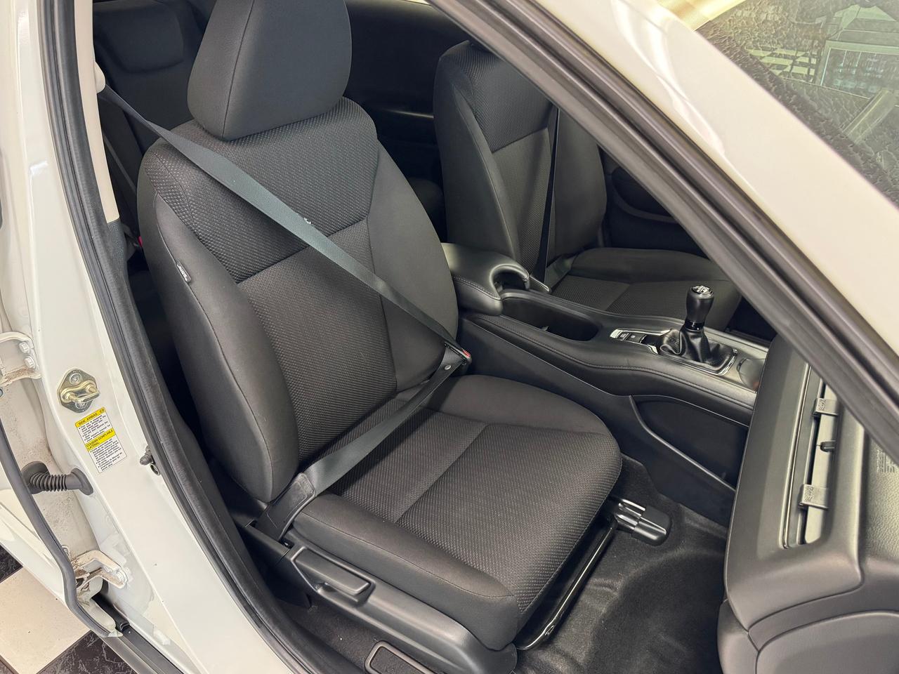2016 Honda HR-V LX+Camera+Heated Seats+A/C+CLEAN CARFAX Photo