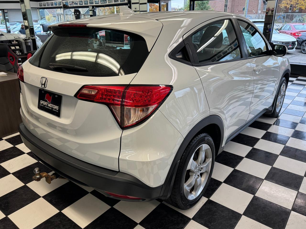 2016 Honda HR-V LX+Camera+Heated Seats+A/C+CLEAN CARFAX Photo