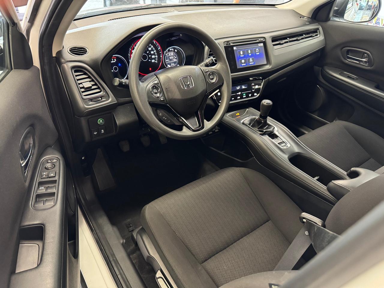 2016 Honda HR-V LX+Camera+Heated Seats+A/C+CLEAN CARFAX Photo