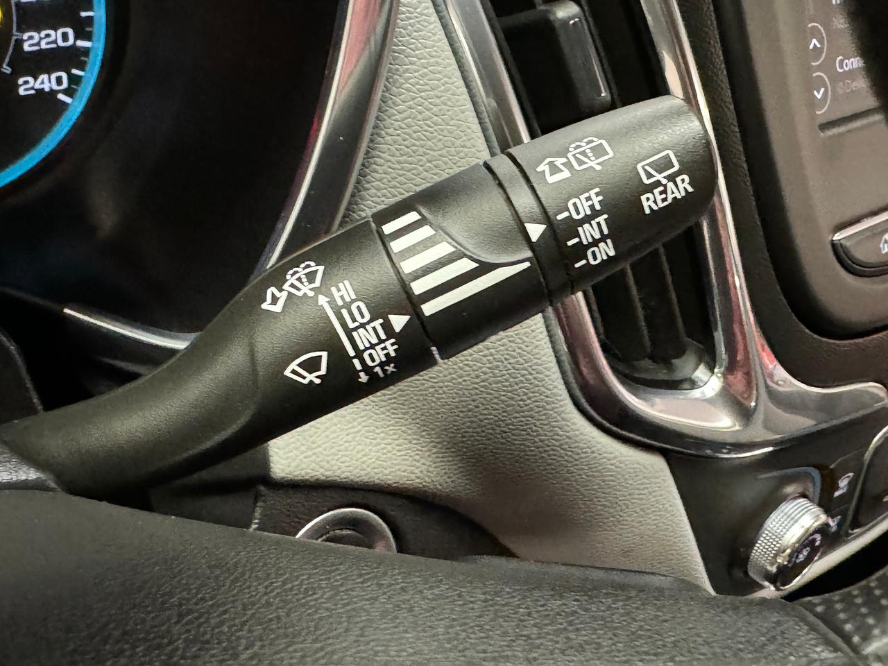 2020 Chevrolet Equinox LS+ApplePlay+Lane Departure+HTD Seats+CLEAN CARFAX Photo