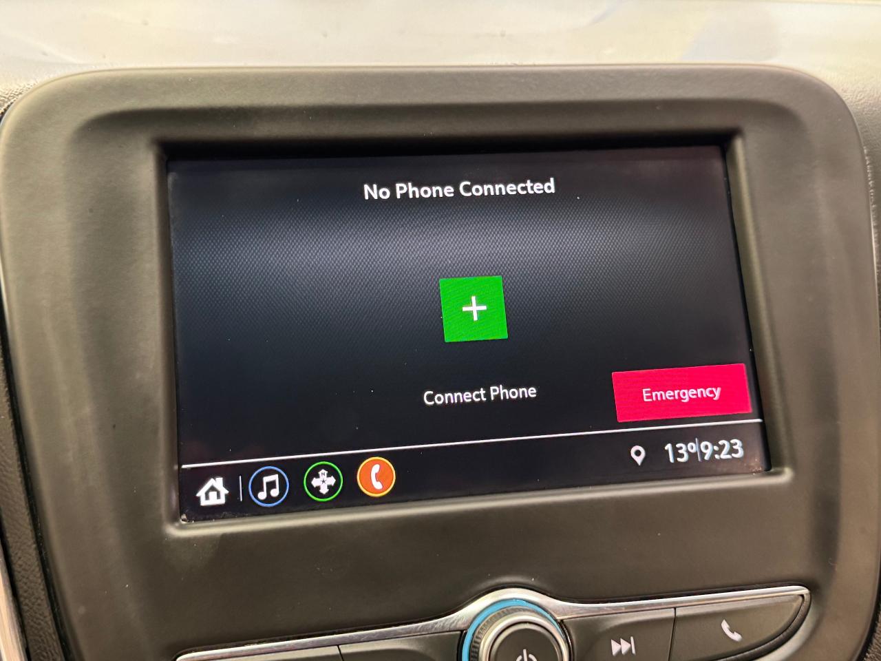 2020 Chevrolet Equinox LS+ApplePlay+Lane Departure+HTD Seats+CLEAN CARFAX Photo
