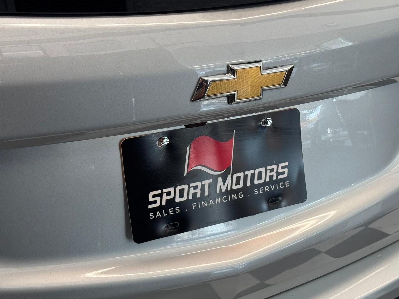 2020 Chevrolet Equinox LS+ApplePlay+Lane Departure+HTD Seats+CLEAN CARFAX Photo