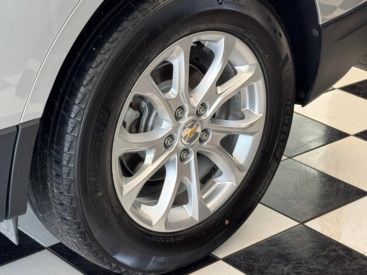 2020 Chevrolet Equinox LS+ApplePlay+Lane Departure+HTD Seats+CLEAN CARFAX Photo