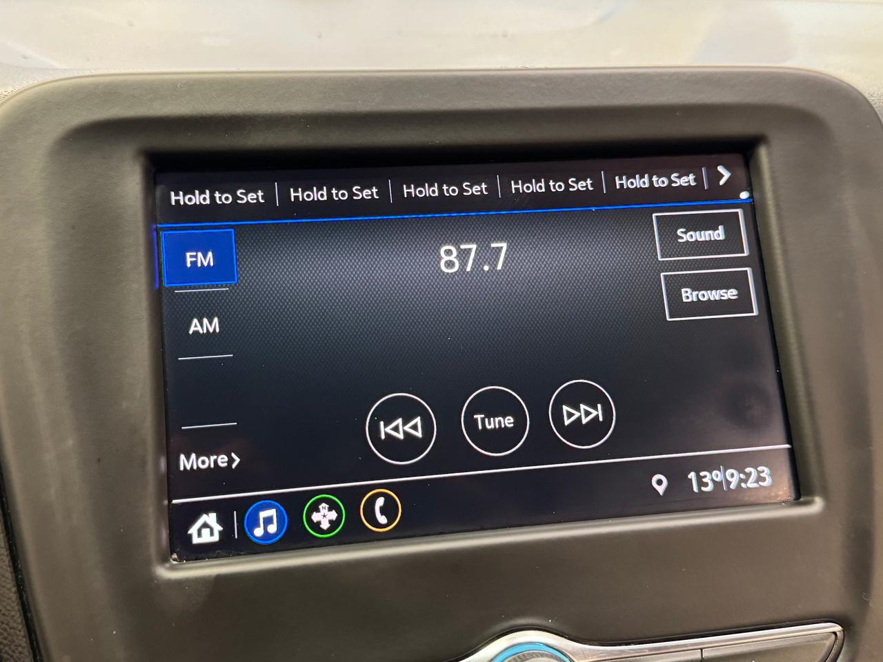 2020 Chevrolet Equinox LS+ApplePlay+Lane Departure+HTD Seats+CLEAN CARFAX Photo