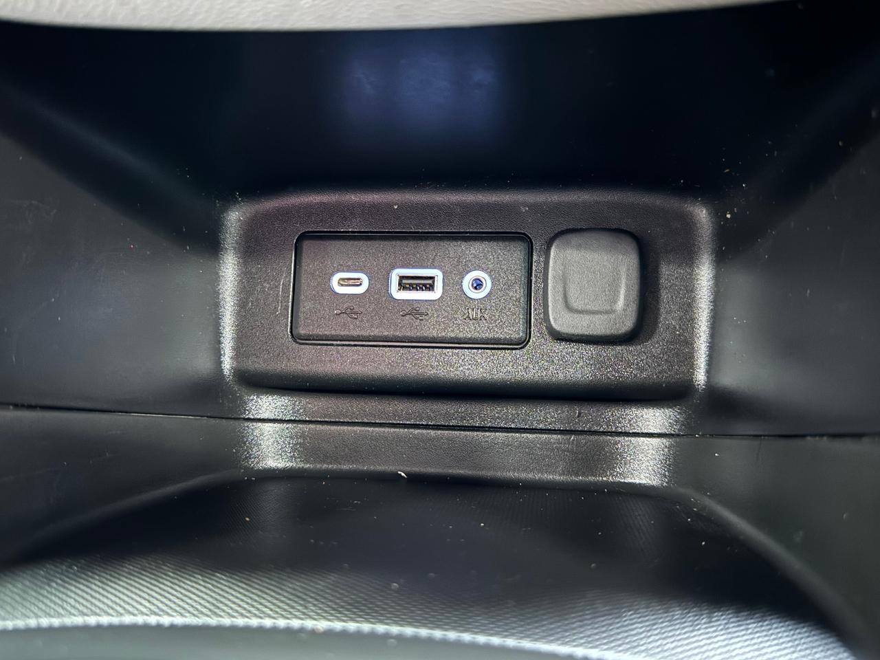 2020 Chevrolet Equinox LS+ApplePlay+Lane Departure+HTD Seats+CLEAN CARFAX Photo