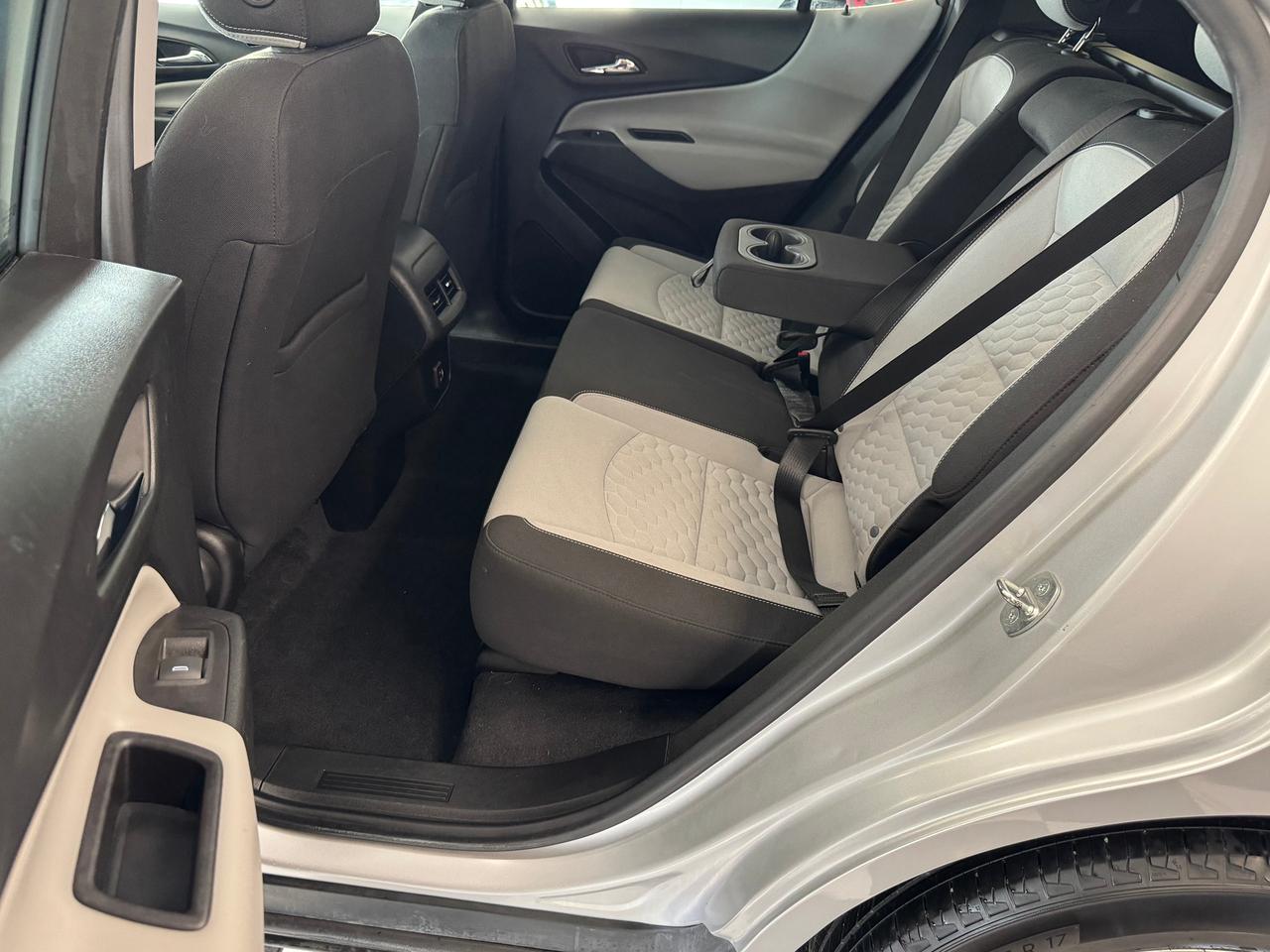 2020 Chevrolet Equinox LS+ApplePlay+Lane Departure+HTD Seats+CLEAN CARFAX Photo