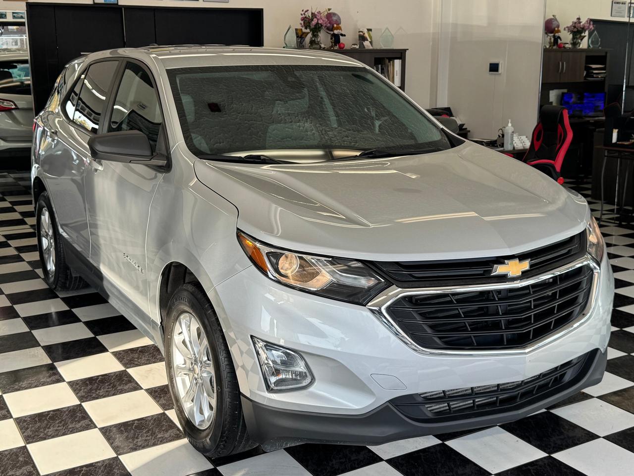 2020 Chevrolet Equinox LS+ApplePlay+Lane Departure+HTD Seats+CLEAN CARFAX Photo