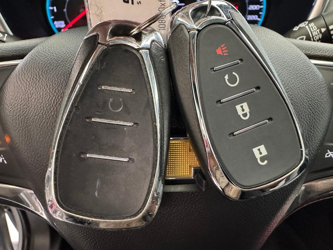 2020 Chevrolet Equinox LS+ApplePlay+Lane Departure+HTD Seats+CLEAN CARFAX Photo