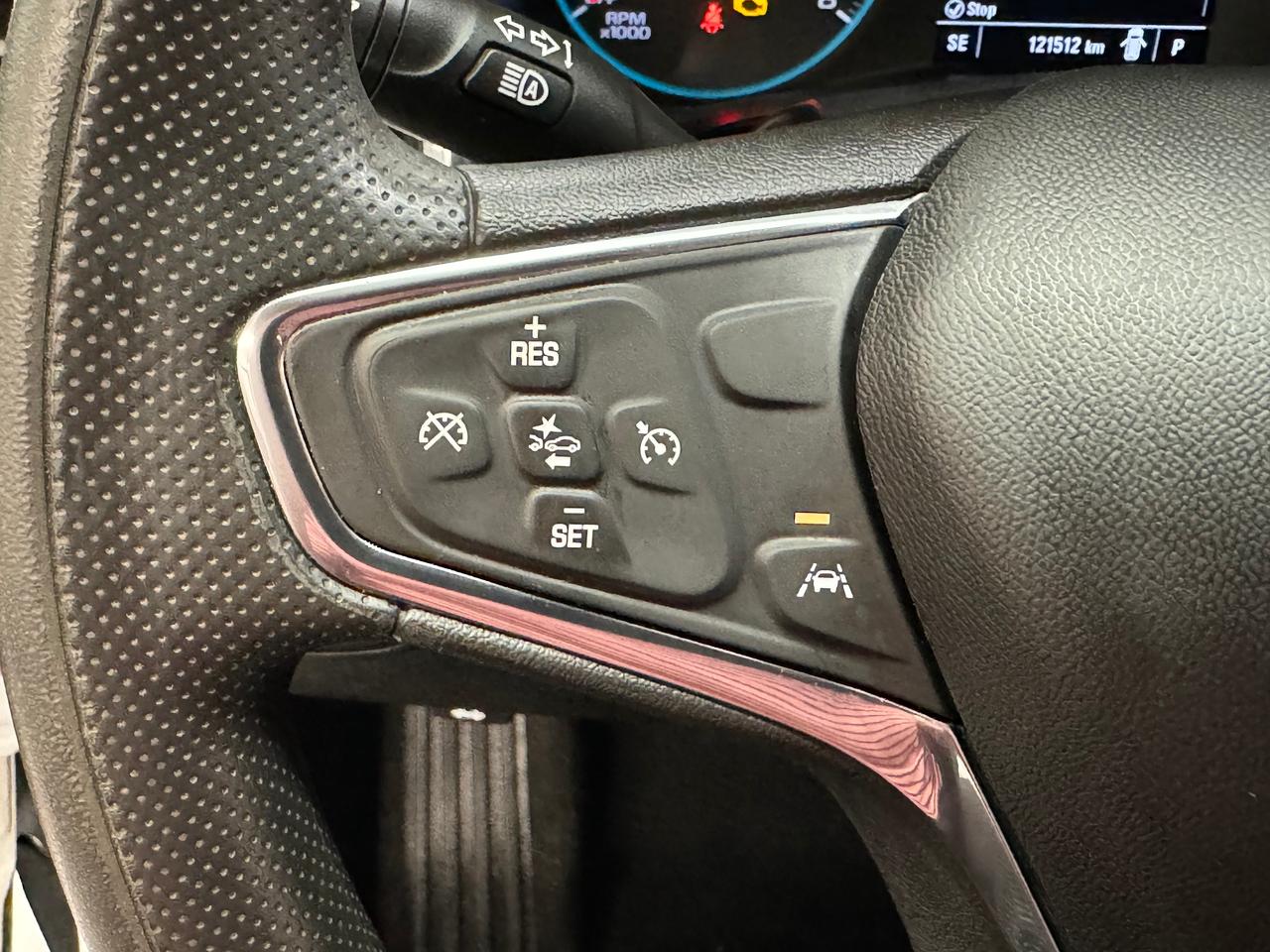 2020 Chevrolet Equinox LS+ApplePlay+Lane Departure+HTD Seats+CLEAN CARFAX Photo
